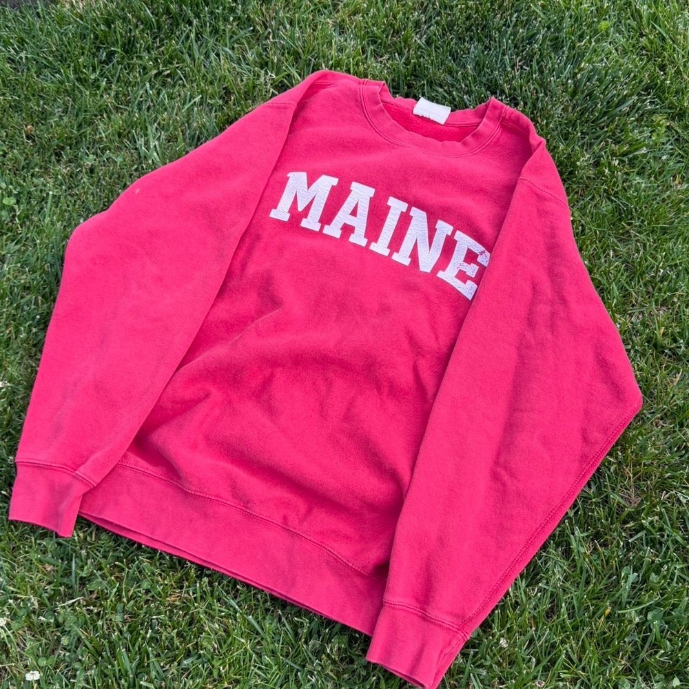 Red vintage 90s University of Maine crewneck sweatshirt Size M